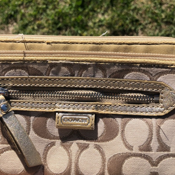 SOLD Coach wallet purse wrist bag - Picture 5 of 9